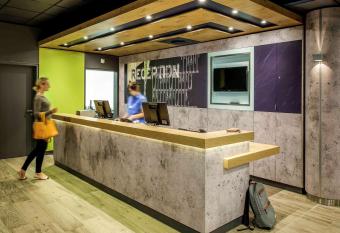 ibis budget Bordeaux Centre Bastide allows 18 year olds to book a room