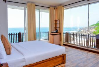 Watergate Resort Unawatuna has Balcony rooms