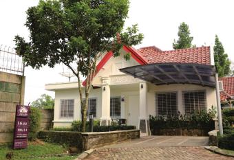 Diyar Villas Puncak M6/14 has Balcony rooms