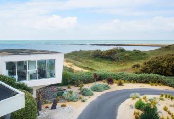 H  tel & Spa Le Grand Large has Balcony rooms