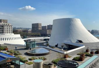 L Escale Appartements et Suites en bord de Mer allows 18 year olds to book a room