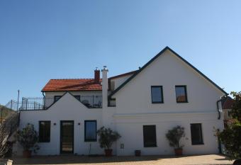 Bioweingut Schmidl has Balcony rooms