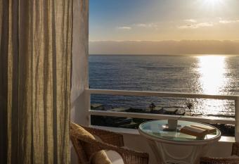 The Resthouse has Balcony rooms