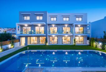 Mary Hotel & Mary Royal Suites has Balcony rooms