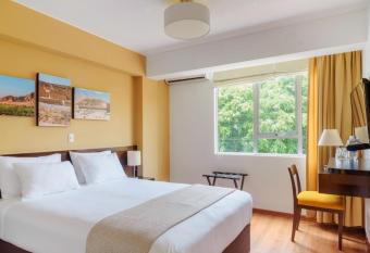 Girasoles Hotel allows 18 year olds to book a room