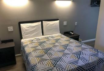 Motel 6 Toms River. Nj Near Seaside Heights has rooms with a private hot tub