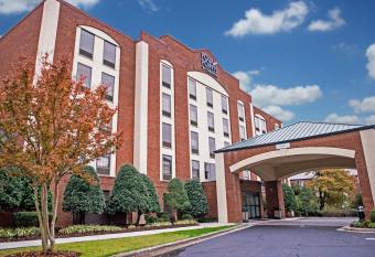 Four Points by Sheraton Greensboro Airport has Balcony rooms