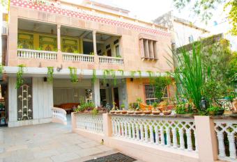 Tara Niwas has Balcony rooms