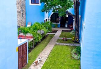 Hotel Macul  s allows 18 year olds to book a room