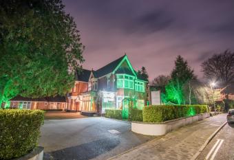 Grovefield Manor allows 18 year olds to book a room