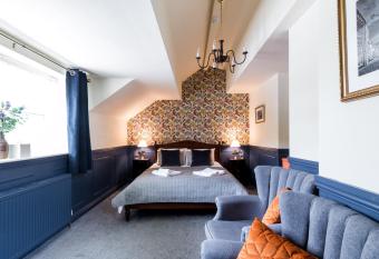 Weavers Guesthouse by Weavers of Haworth allows 18 year olds to book a room
