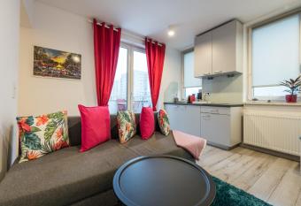 Apartamenty 1-maja 94 has Balcony rooms