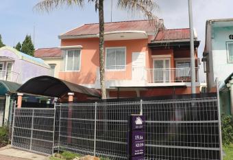 Diyar Villas Puncak K2/29 has Balcony rooms