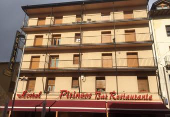 Hostal Pirineos Ainsa allows 18 year olds to book a room