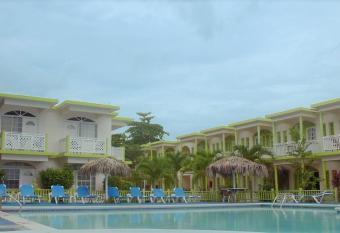 Fun Holiday Beach Resort has Balcony rooms