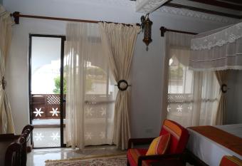 Beytul Habaib has rooms with a private hot tub