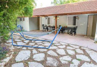 Jordan Valley Birding Lodge allows 18 year olds to book a room