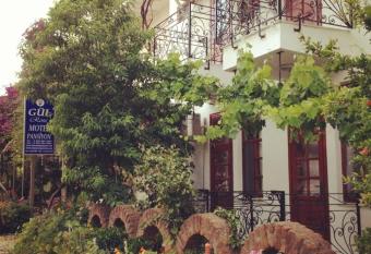 Rose Pension has Balcony rooms