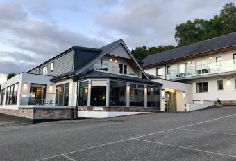 Clan Macduff Hotel allows 18 year olds to book a room