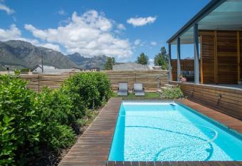 29 Earlibelle allows 18 year olds to book a room