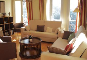 Miramar Ski a pie de pista - Apartamento Deluxe, 4 habitaciones allows 18 year olds to book a room