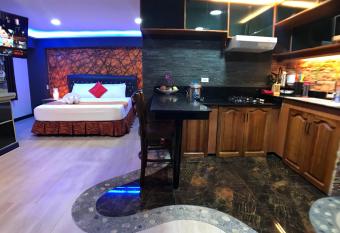 CLOCKWORKORANGE Luxury Suites with Netflix has Balcony rooms