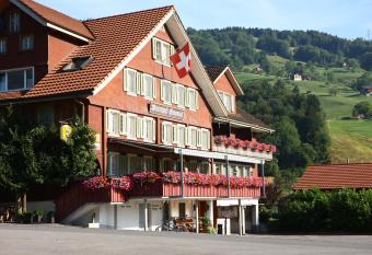 Landgasthof Grossteil allows 18 year olds to book a room