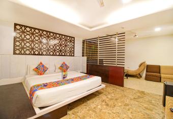 FabHotel White Klove Paharganj allows 18 year olds to book a room