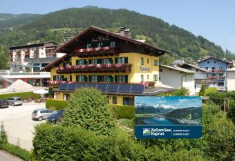 Hotel Pension Hubertus allows 18 year olds to book a room