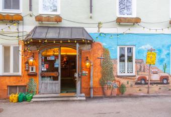 Hotel-Garni & Hostel Sandwirt has Balcony rooms