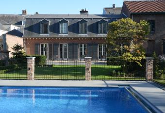 Notarishuis Beveren B&B has Balcony rooms