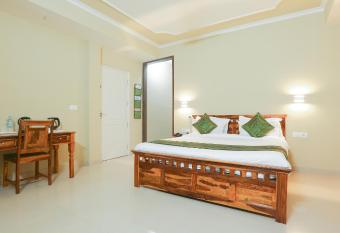 Treebo The Anchorage Malviya Nagar has Smoking rooms