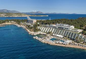 Four Seasons Astir Palace Hotel Athens has Smoking/Balcony rooms