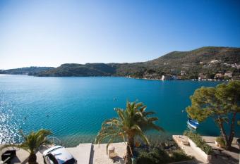 Villa Kukuljica has Balcony rooms