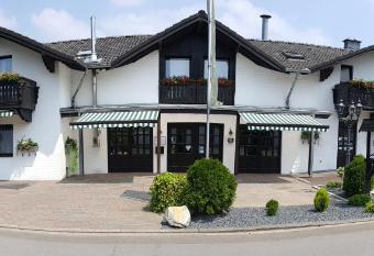 Landhotel Linden am Venekotensee has Balcony rooms