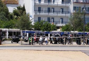 Hotel Corisco has Balcony rooms