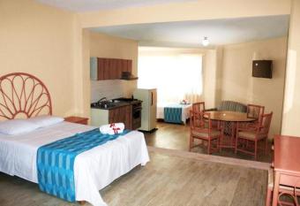 HOTEL Galerias Diana allows 18 year olds to book a room