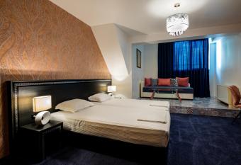 Hotel Elegance has Balcony rooms