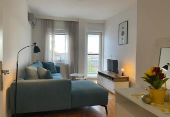 Apartman Iva has Balcony rooms