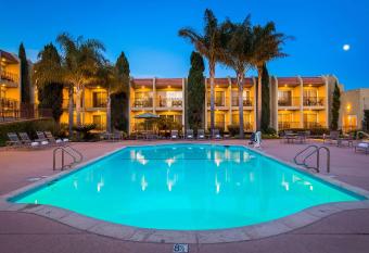 Best Western Plus Royal Oak Hotel has Balcony rooms