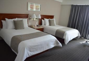 Casa Inn Business Hotel Celaya allows 18 year olds to book a room