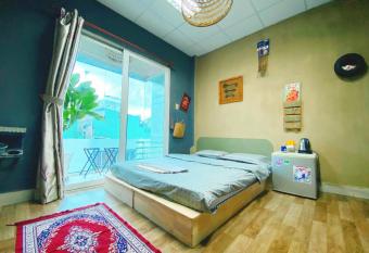 Cozy Room@SaiGon allows 18 year olds to book a room