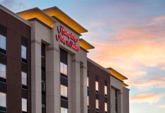 Hampton Inn & Suites St. George SunRiver allows 18 year olds to book a room