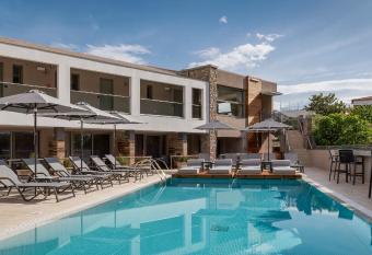 KB Ammos allows 18 year olds to book a room