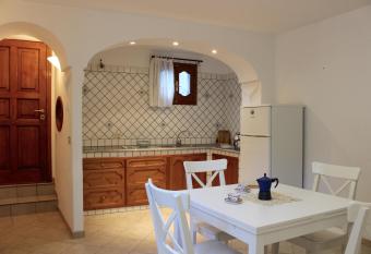 La Maiolica Maison has Balcony rooms