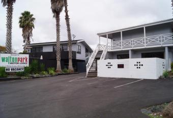 Walton Park Motor Lodge allows 18 year olds to book a room