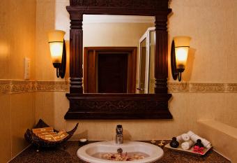 Aanari Hotel & Spa has Balcony rooms