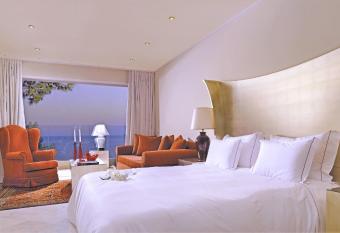 Out Of The Blue Resort & Spa allows 18 year olds to book a room