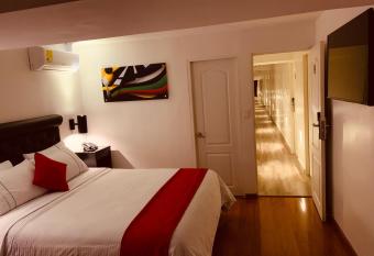 Hotel Veler Restaurante allows 18 year olds to book a room