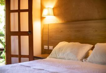 Portales del Tayrona Garden Hotel allows 18 year olds to book a room